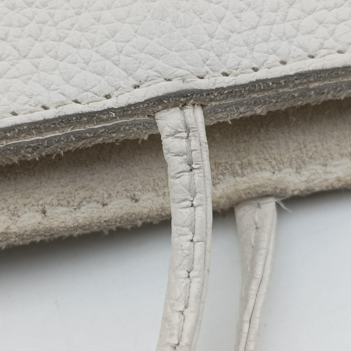 The Arcotote White lambskin B09452446Qザ アルコトート ホワイト ラムスキン B09452446Q