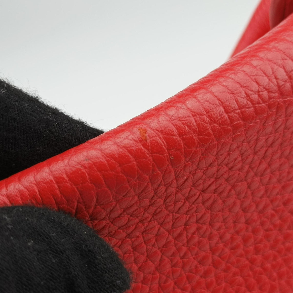 VOLTA Parnassus Ruby Taurillon leather M50543 MI1155ヴォルタ ルビー トリヨンレザー M50543 MI1155