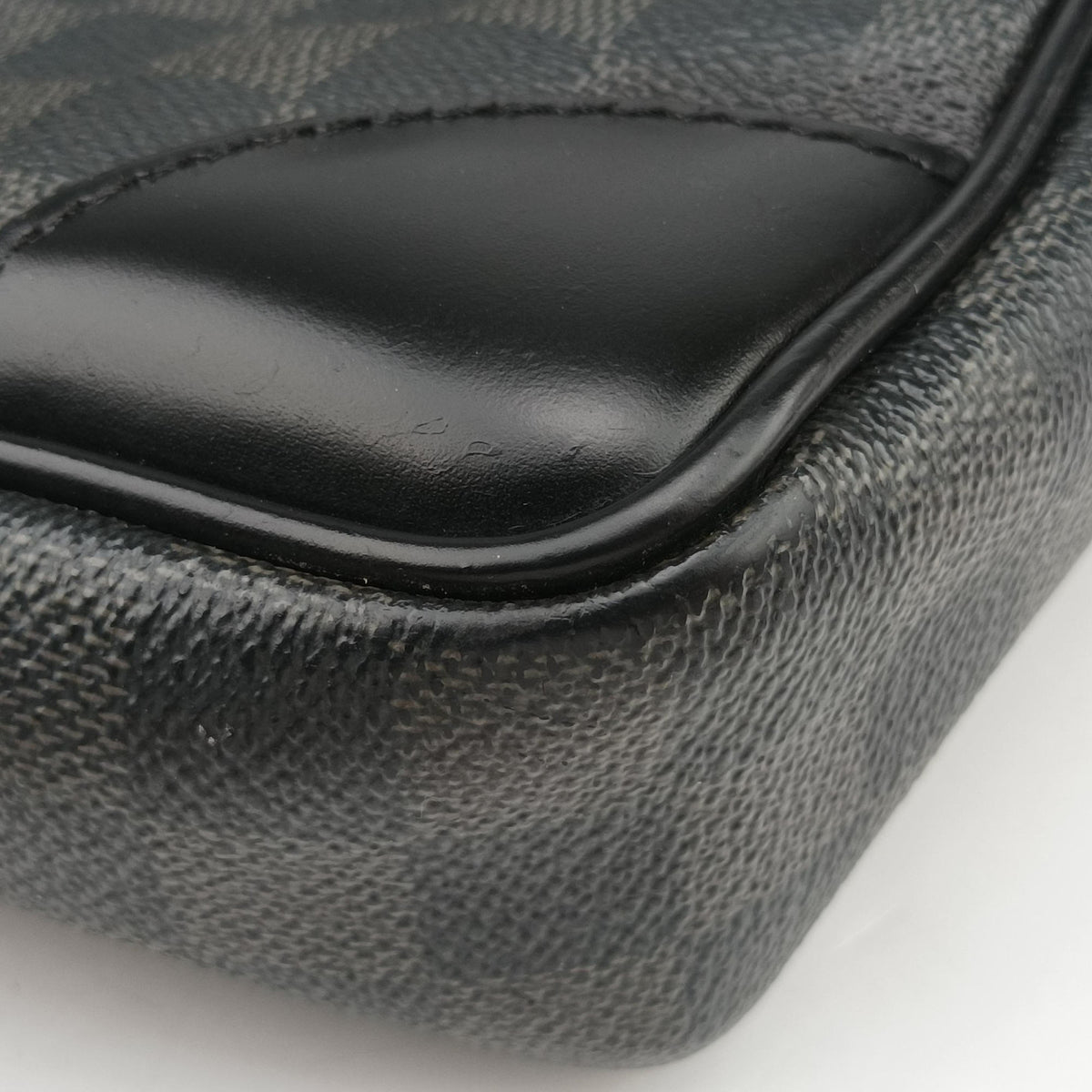 Porte Documents Voyage Noir Damier Graphite N41125 TR0133ポルト ドキュマン ヴォワヤージュ ノワール ダミエグラフィット N41125 TR0133