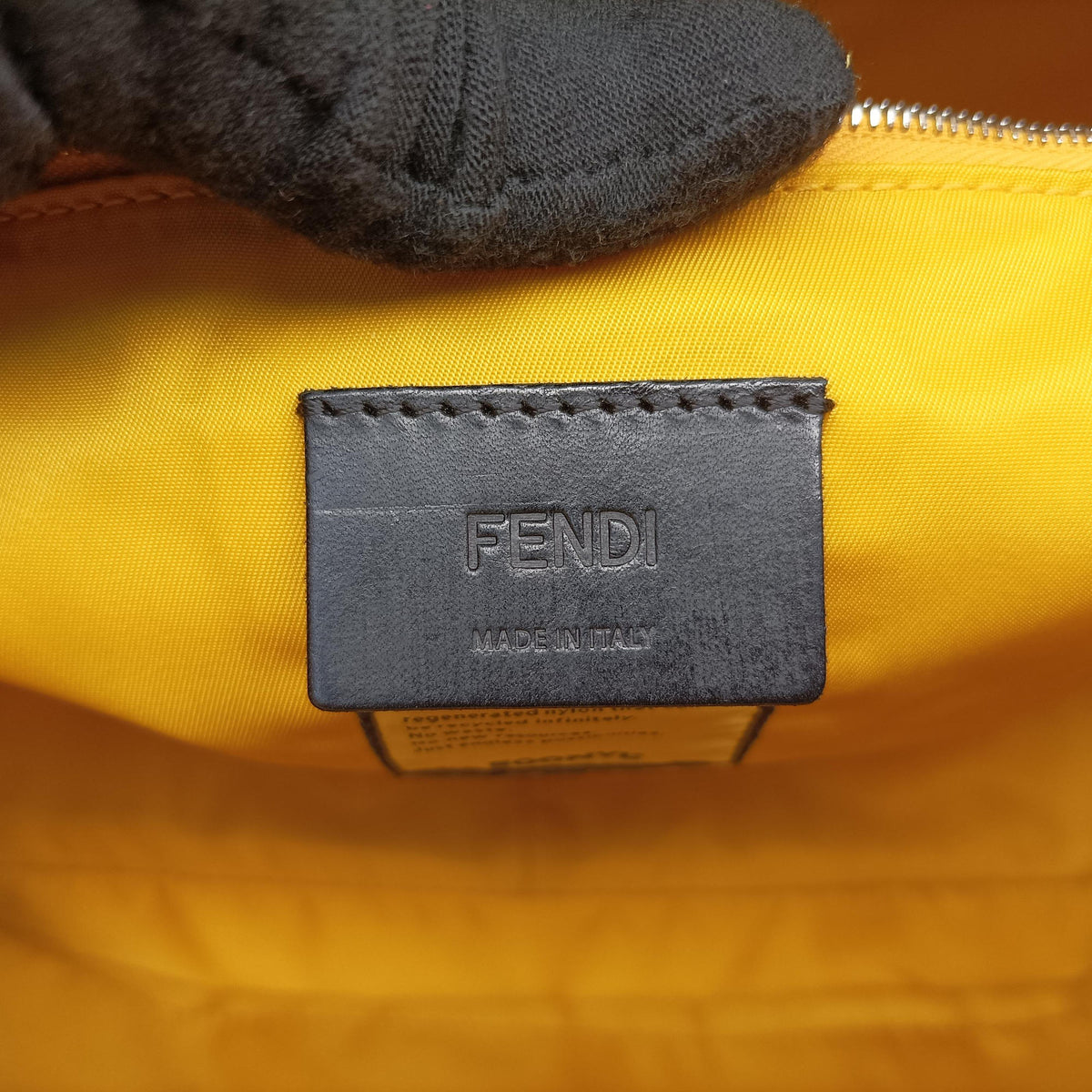 Baguette Messenger Yellow Nylon× leather 7VA536 7VA536 AG0P 219.3262バケットメッセンジャー イエロー ナイロン×レザー 7VA536 7VA536 AG0P 219.3262