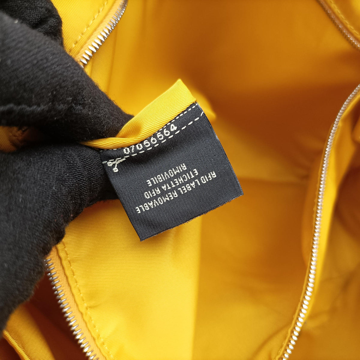 Baguette Messenger Yellow Nylon× leather 7VA536 7VA536 AG0P 219.3262バケットメッセンジャー イエロー ナイロン×レザー 7VA536 7VA536 AG0P 219.3262