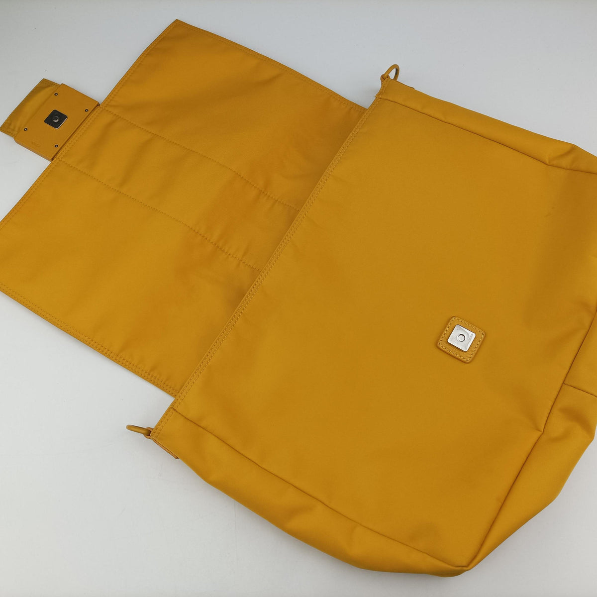 Baguette Messenger Yellow Nylon× leather 7VA536 7VA536 AG0P 219.3262バケットメッセンジャー イエロー ナイロン×レザー 7VA536 7VA536 AG0P 219.3262