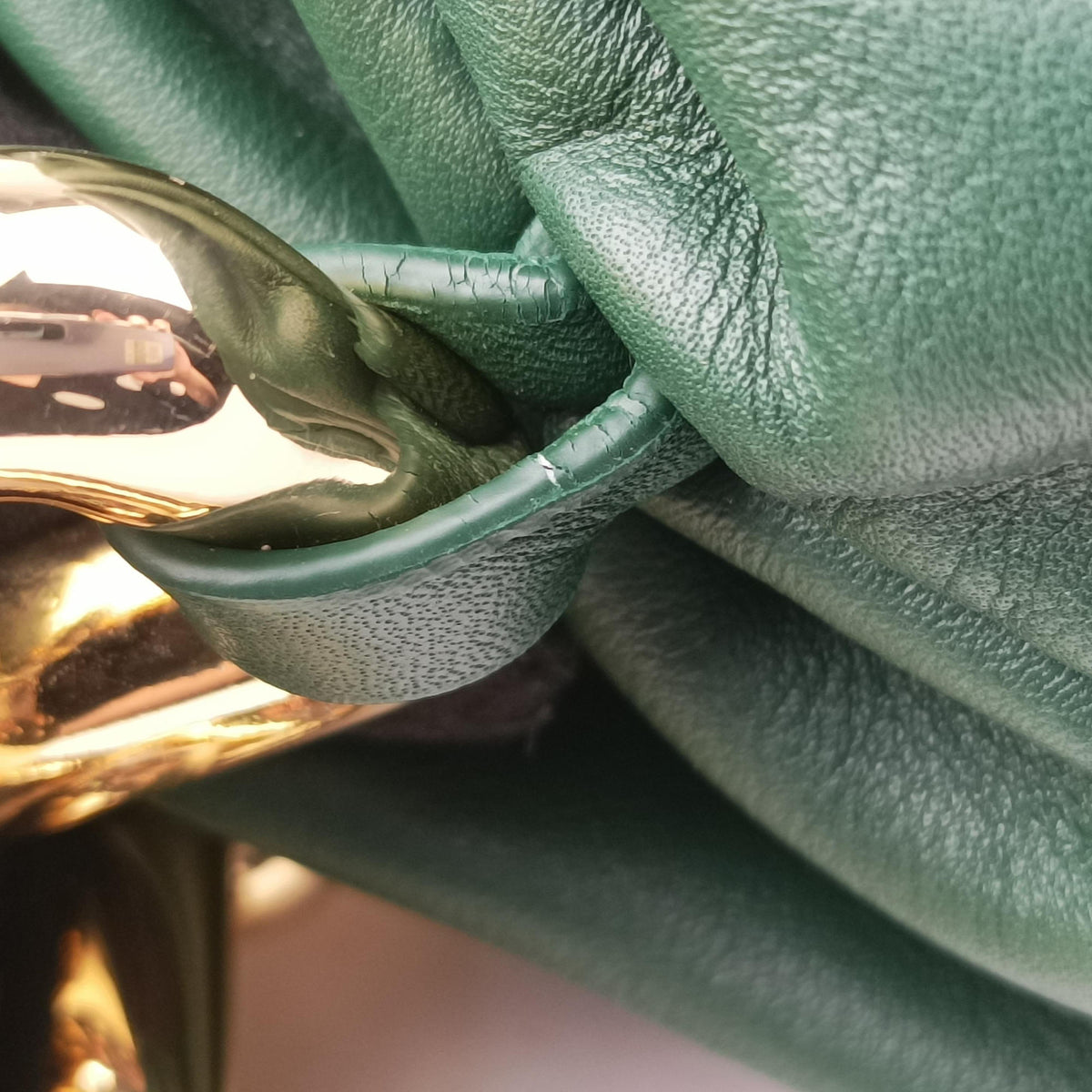 THE Chain Pouch Green lambskin B09554674Wザ チェーン ポーチ グリーン ラムスキン B09554674W