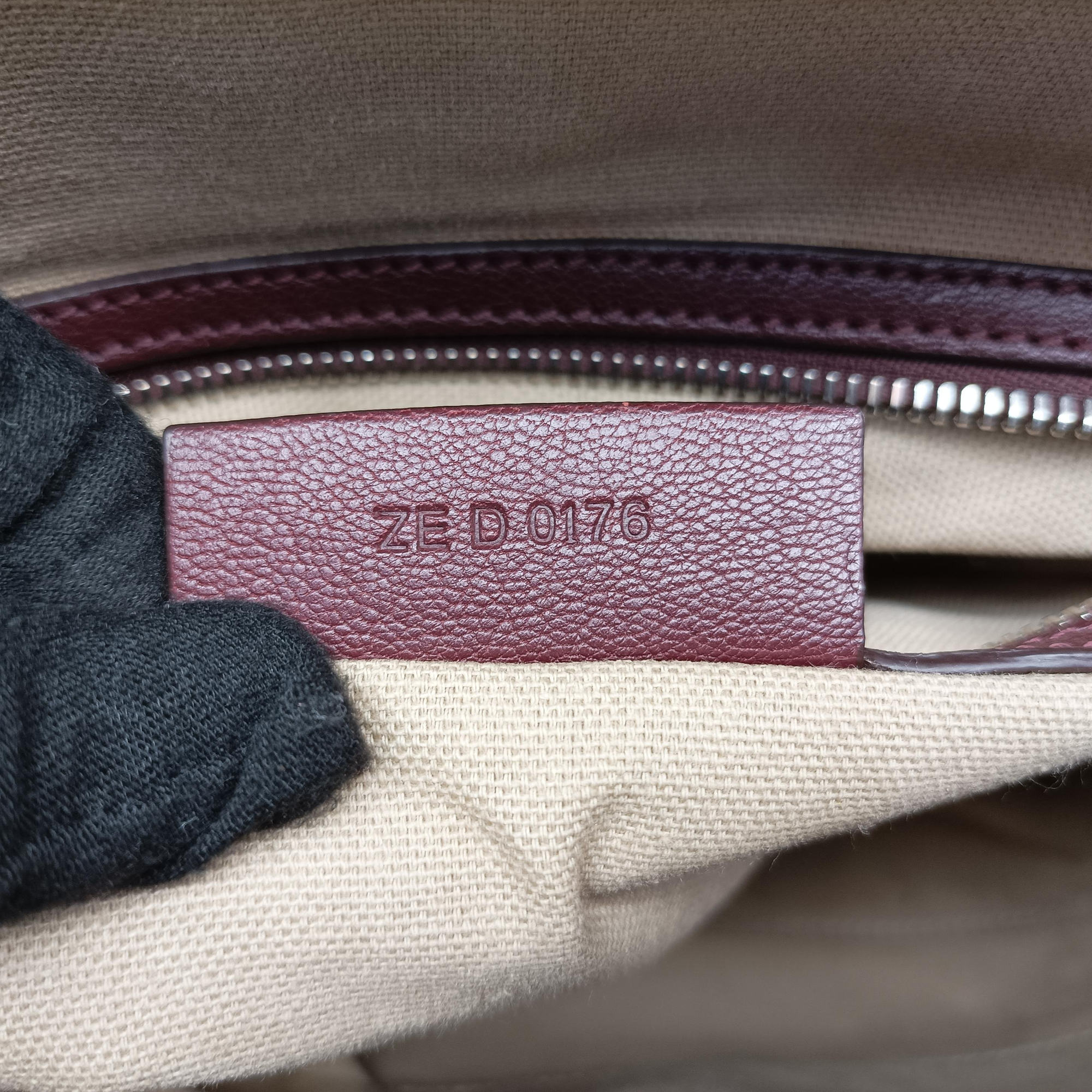 Antigona Burgundy Leather ZE D 0176アンティゴナ ワインレッド レザー ZE D 0176