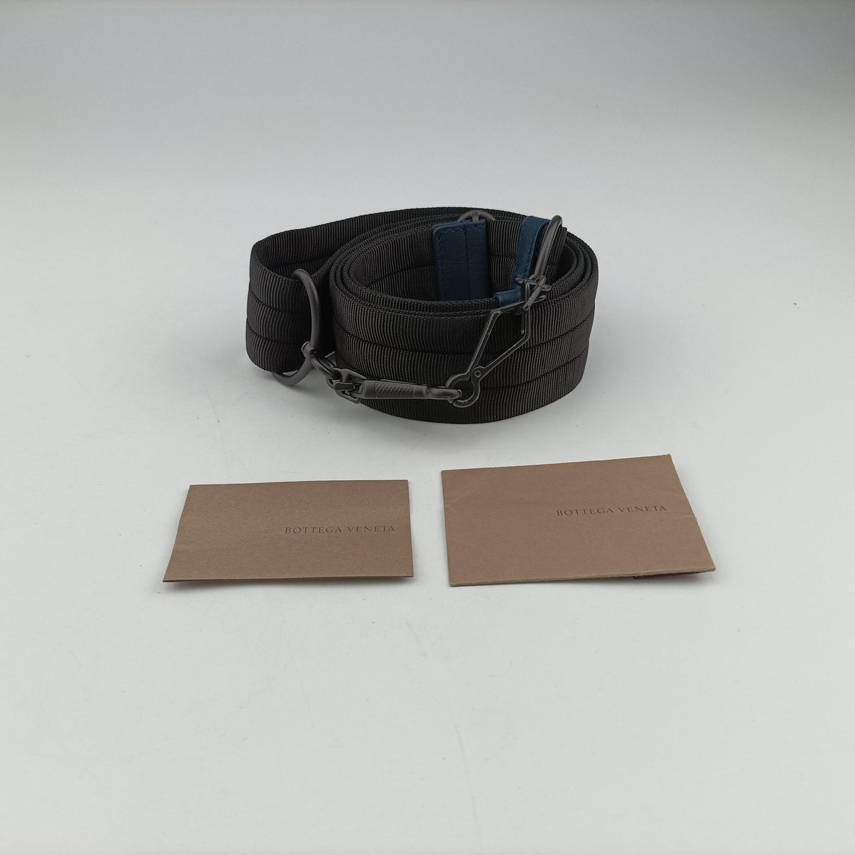 Intrecciato Blue lambskin B05905137Wイントレチャート ブルー ラムスキン B05905137W