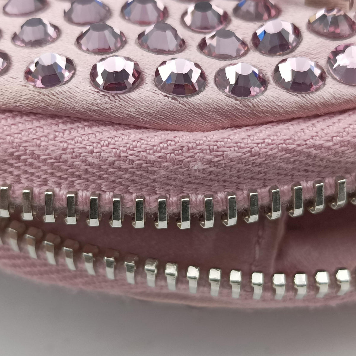 crystal-embellished round Pink silk x Rhinestone 1NR003 42クリスタル ラウンド ピンク シルク x ラインストーン 1NR003 42