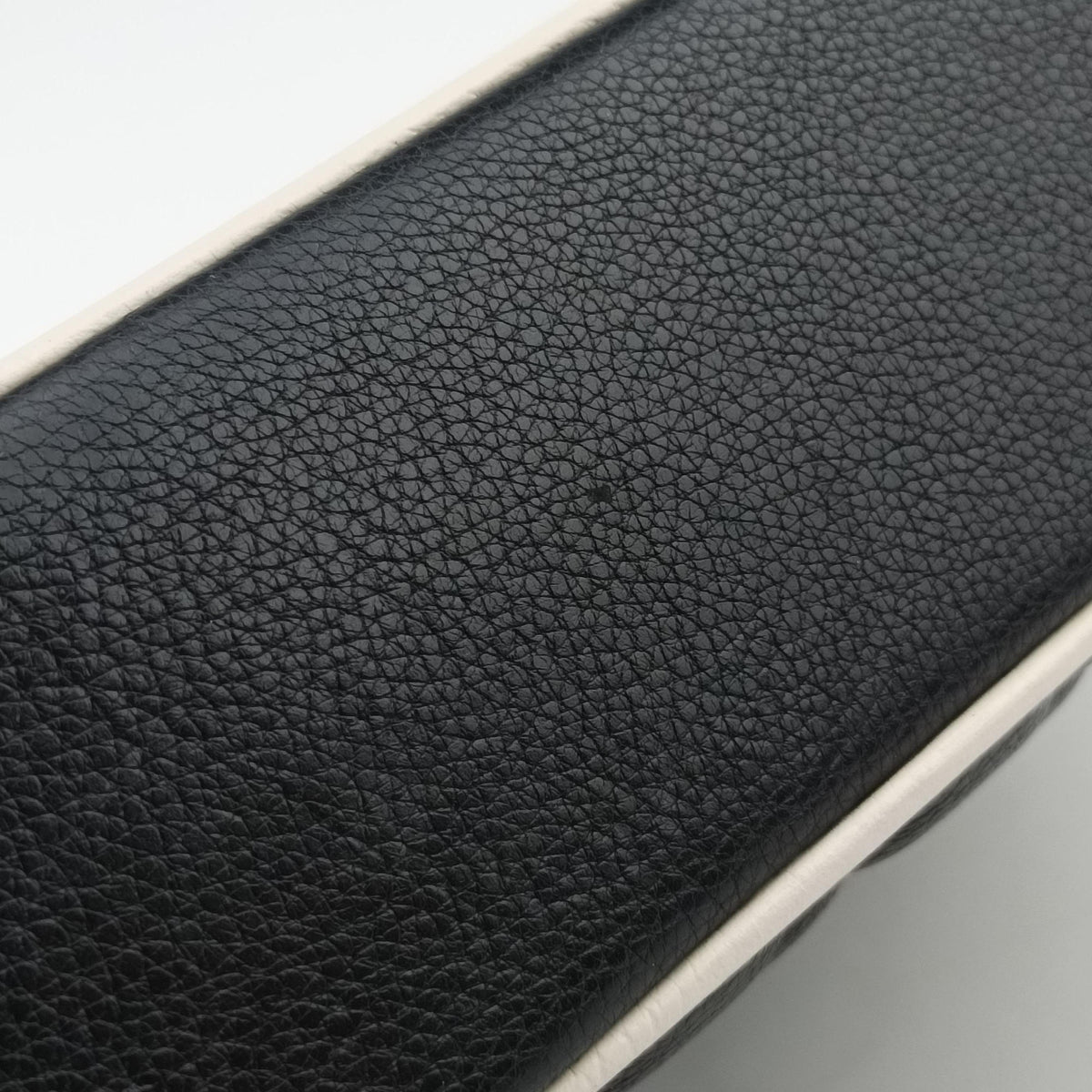 ENVELOPE Black×White Leather 428125 TCT428125.1016エンベロープ ブラック×ホワイト レザー 428125 TCT428125.1016