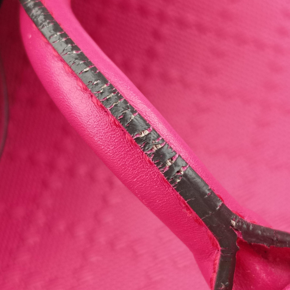 Bright Diamante Rose Leather 354224 E016582686ブライトディアマンテ ローズ レッド レザー 354224 E016582686