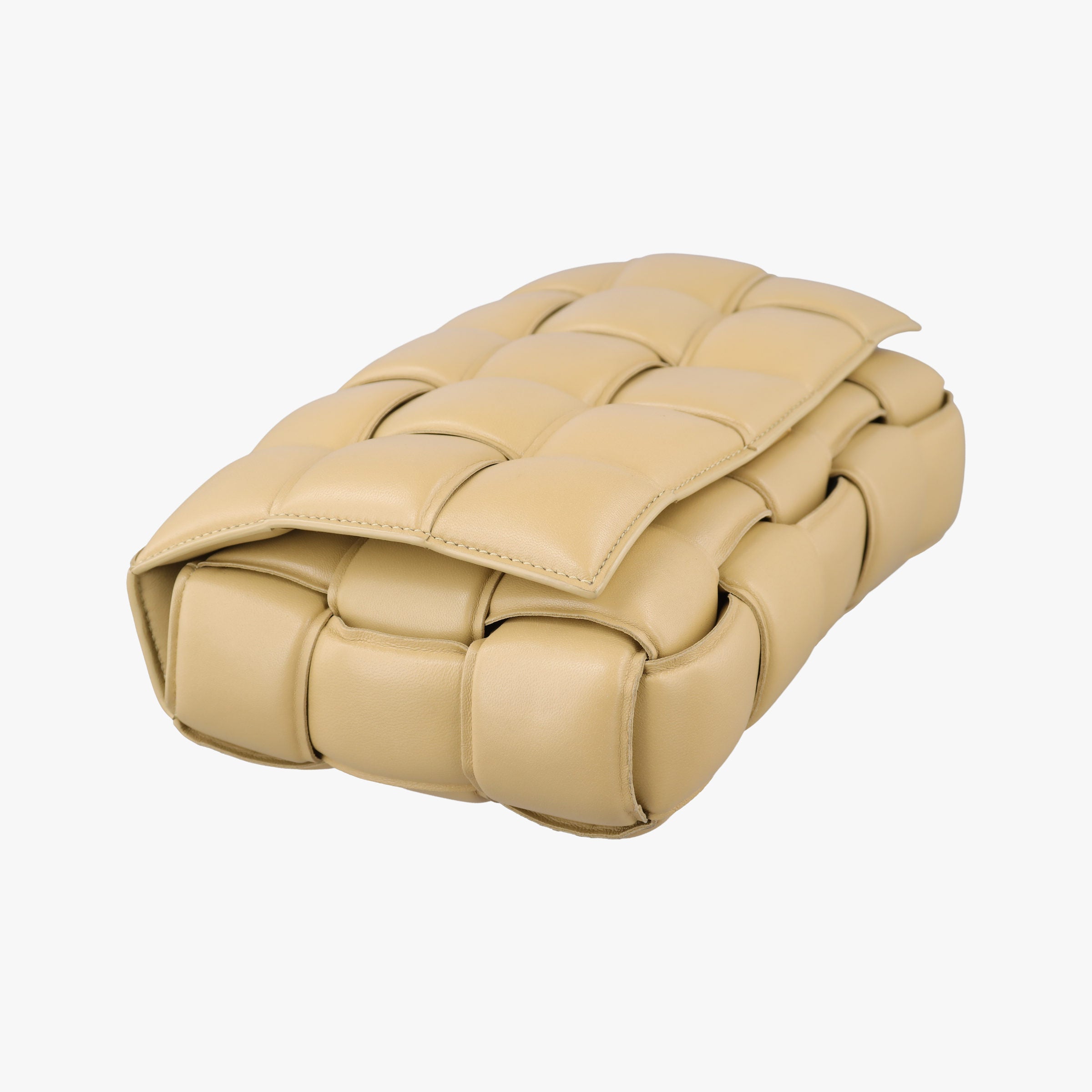 Padded CASSETTE Beige lambskin B08917888Dパデッド カセット ベージュ ラムスキン B08917888D