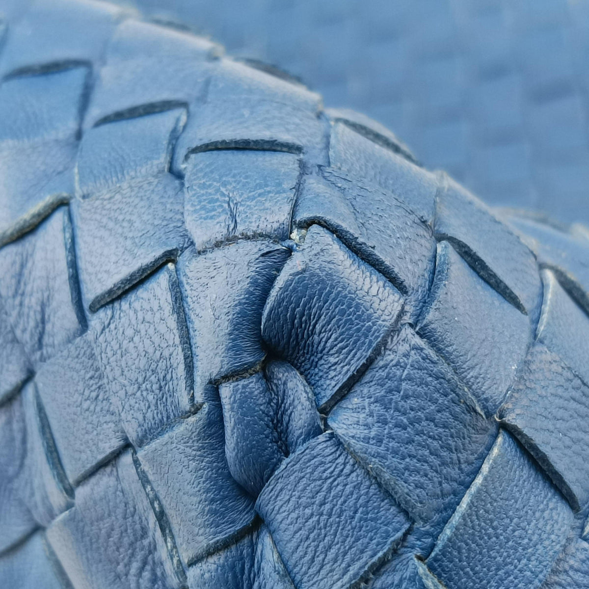 Intrecciato Blue lambskin B02553741Vイントレチャート ブルー ラムスキン B02553741V