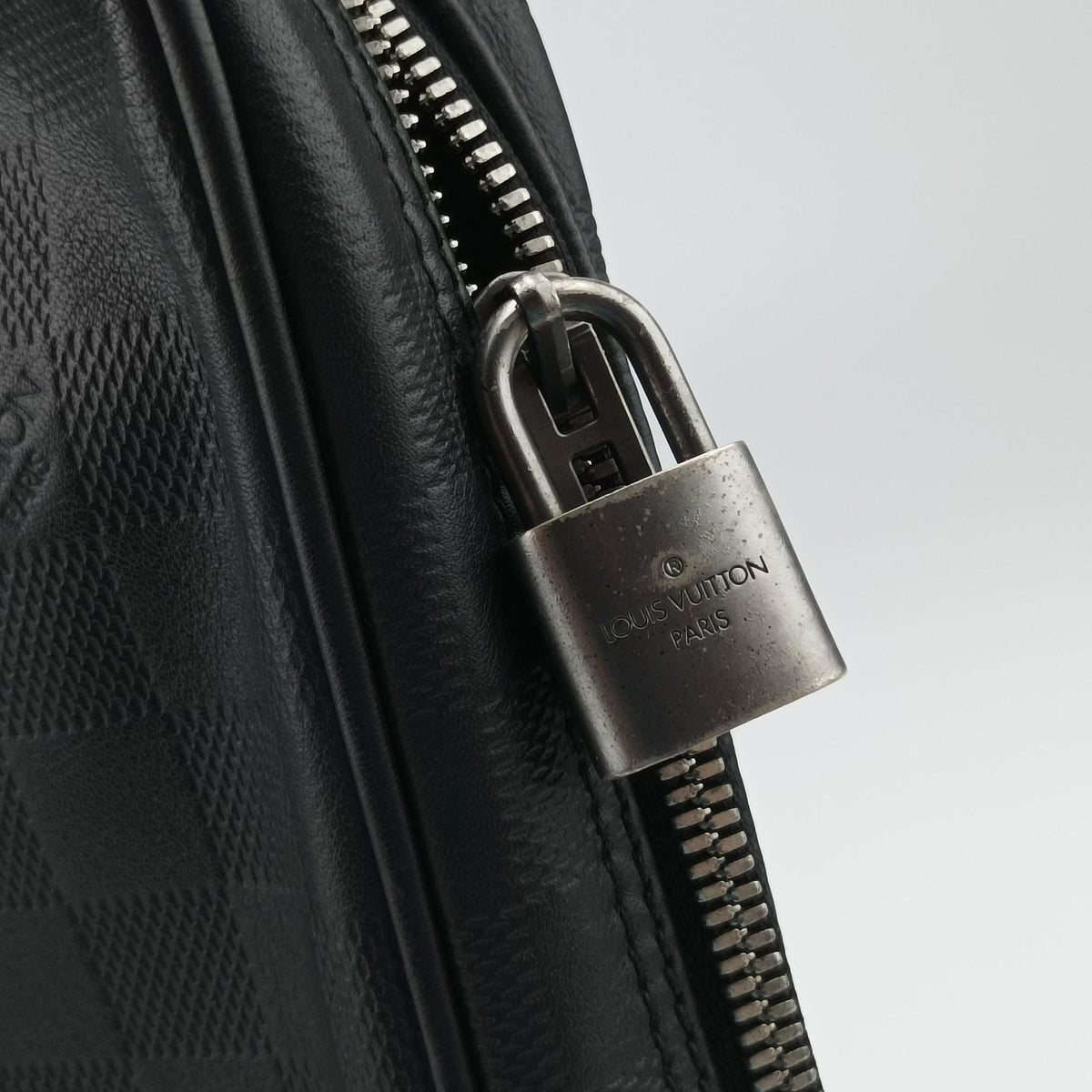 Porte Documents Voyage Noir Damier Infini N41125 BA2142ポルト ドキュマン ヴォワヤージュ ノワール ダミエ アンフィニ N41125 BA2142