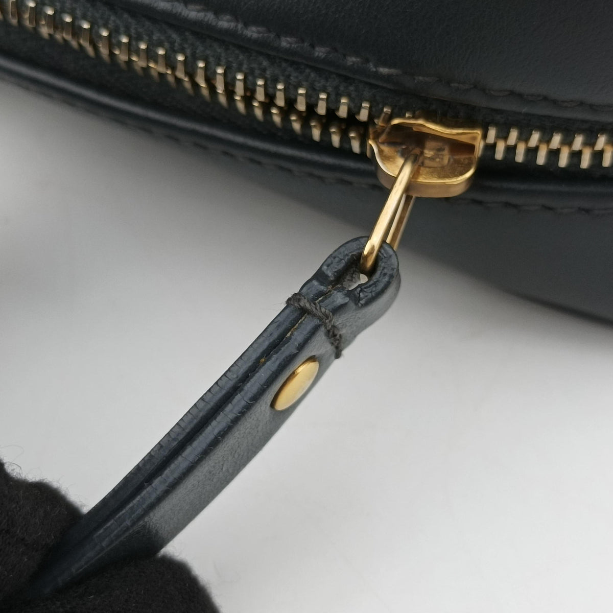 Lou chevron tassel charm camera Black Leather 534817 GLT534817.0319ルー シェブロン タッセル チャーム カメラ ブラック レザー 534817 GLT534817.0319