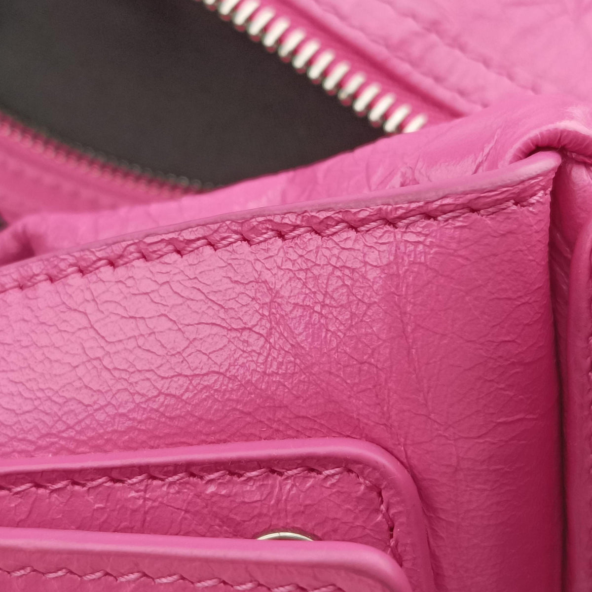 Superbusy XS Sling Bag Pink leather 762516 762516.5639.O.568008スーパービジー XS スリング バッグ ピンク レザー 762516 762516.5639.O.568008