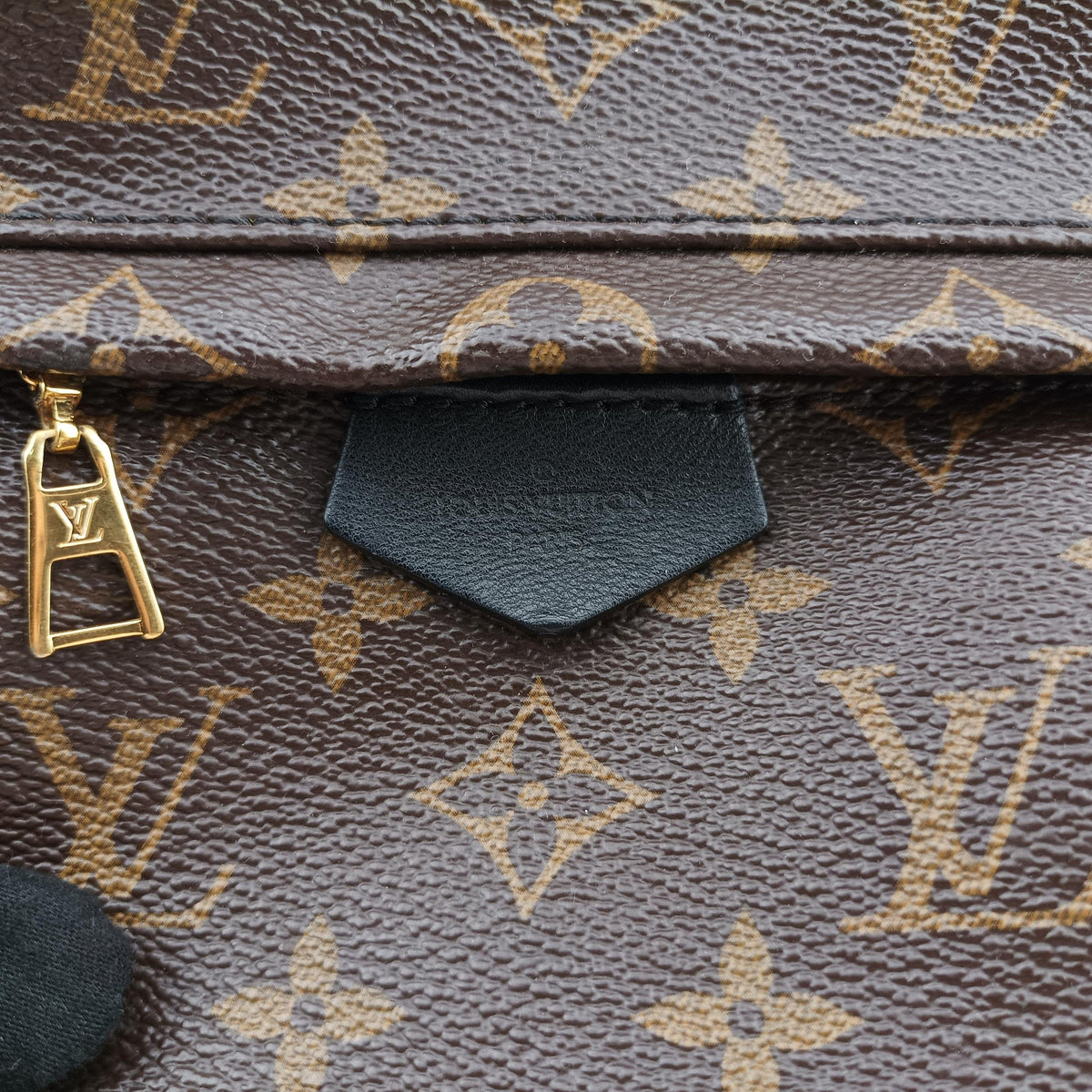 Palm Springs Backpack PM Monogram x Noir Monogram Canvas M41560 TR3186パームスプリングス バックパックPM モノグラム×ノワール モノグラム キャンバス M41560 TR3186
