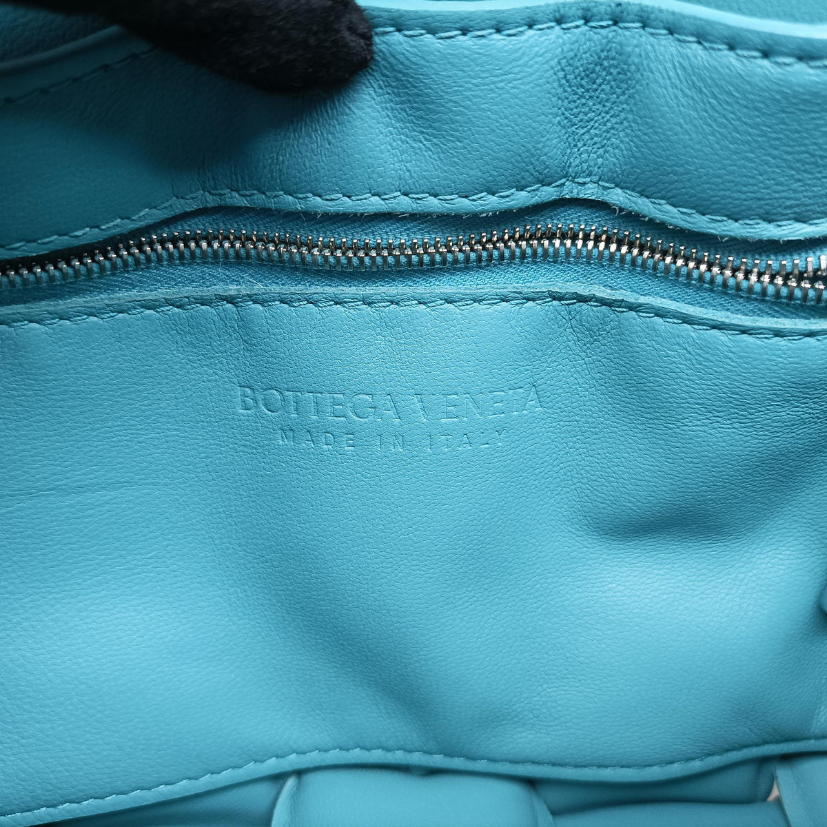 Padded Cassette Blue lambskin 591970 B09024081Nパデッド カセット ブルー ラムスキン 591970 B09024081N