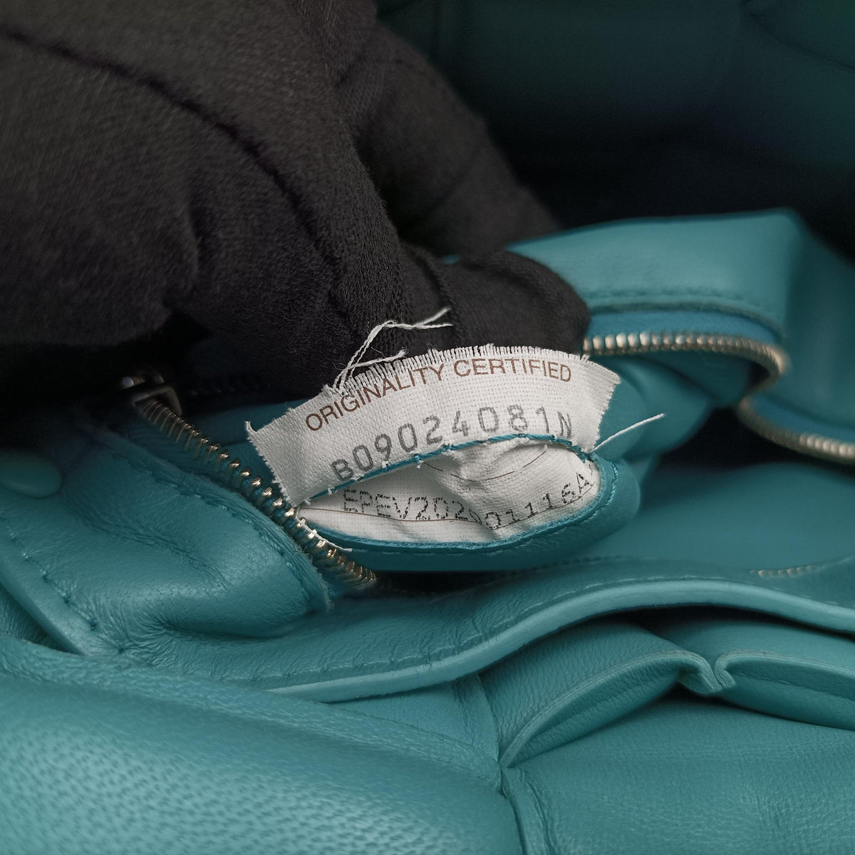 Padded Cassette Blue lambskin 591970 B09024081Nパデッド カセット ブルー ラムスキン 591970 B09024081N