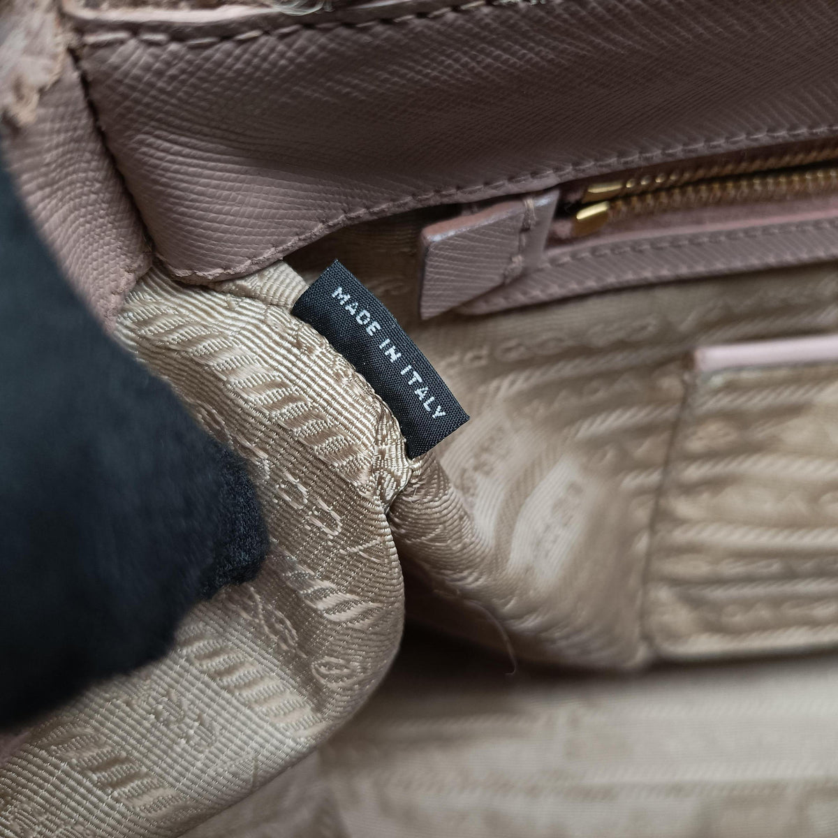 Galleria Pink SAFFIANO Leather BN2274 100ガレリア ピンク サフィアーノレザー BN2274 100