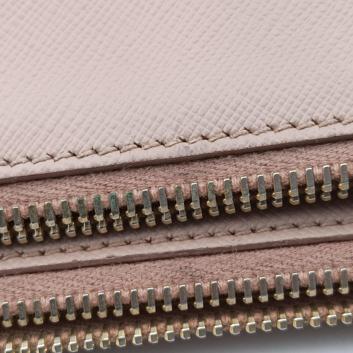 Galleria Pink SAFFIANO Leather BN2274 100ガレリア ピンク サフィアーノレザー BN2274 100
