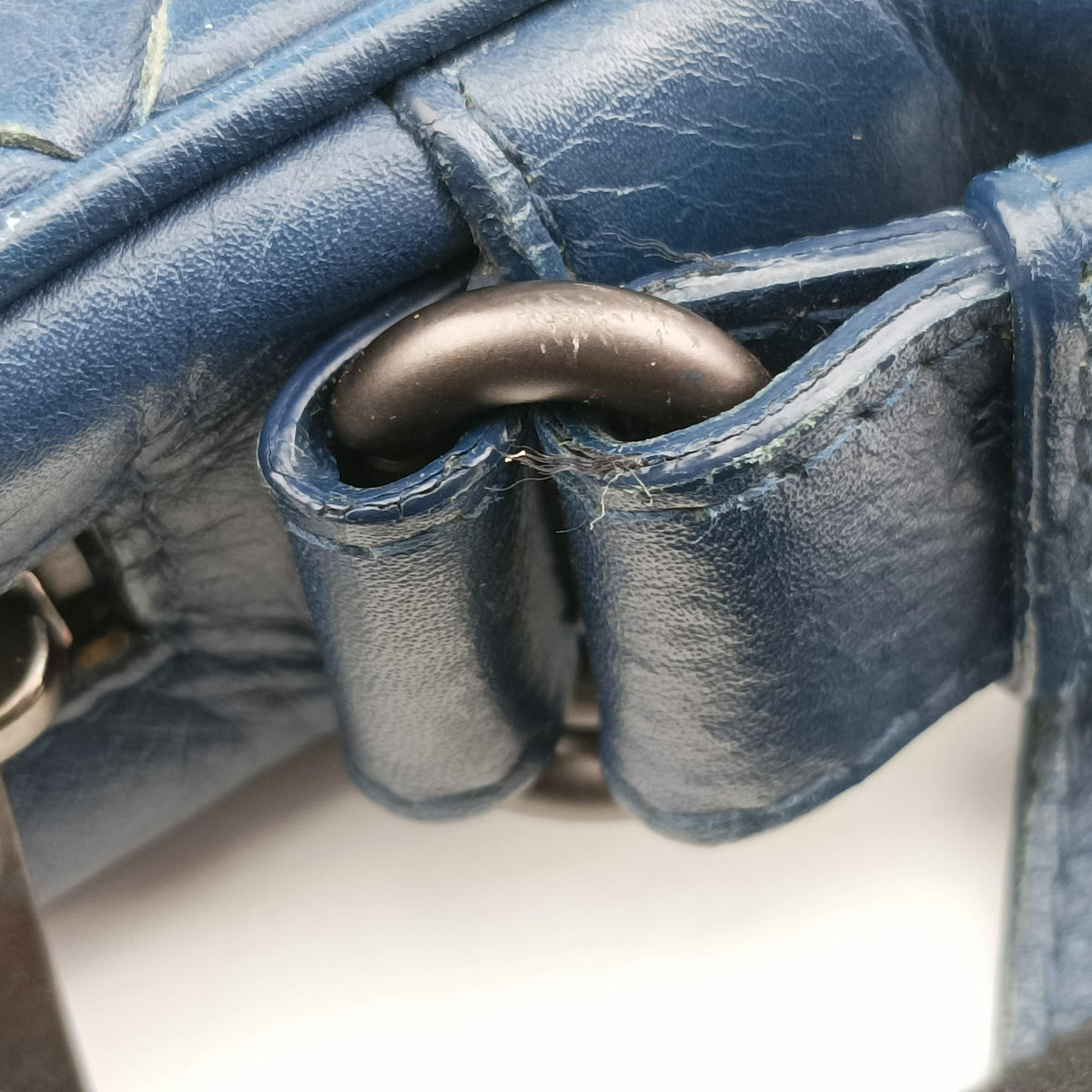Intrecciato Navy lambskin B063228950イントレチャート ネイビー ラムスキン B063228950