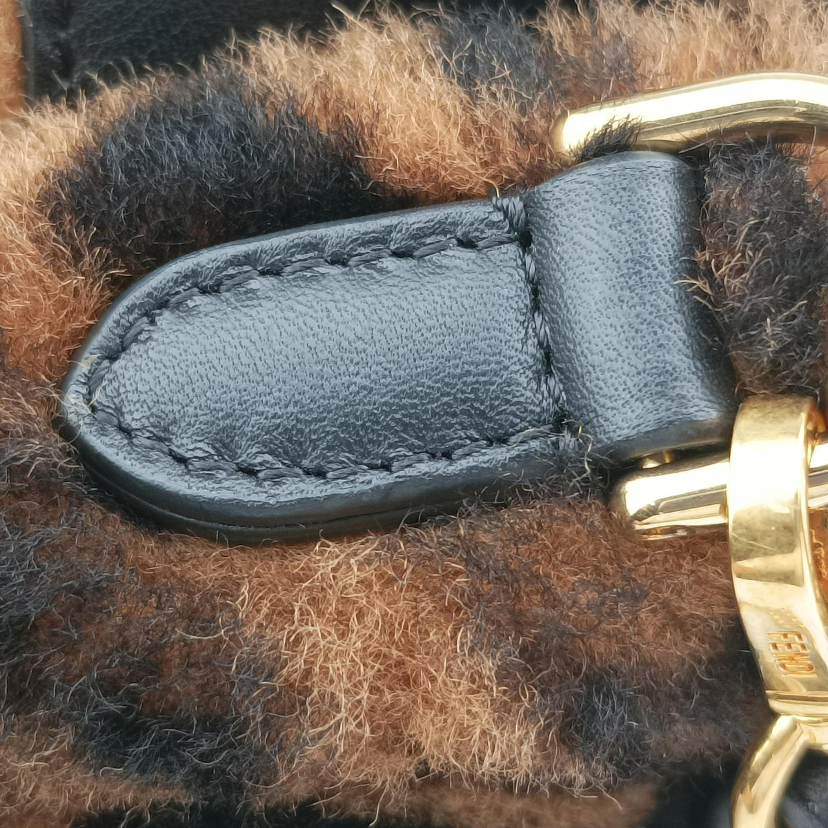 BAGUETTE Brown×Black fur 8BS017 8BS017 A8HP 199-10429マンマバケット ブラウン×ブラック ファー 8BS017 8BS017 A8HP 199-10429