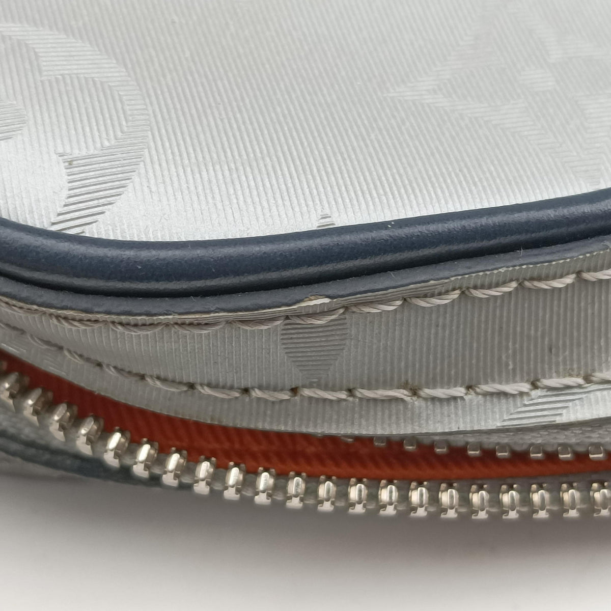 Alpha Messenger Grey Monogram Satellite M44169 CA4138アルファ メッセンジャー グレー モノグラム サテライト M44169 CA4138