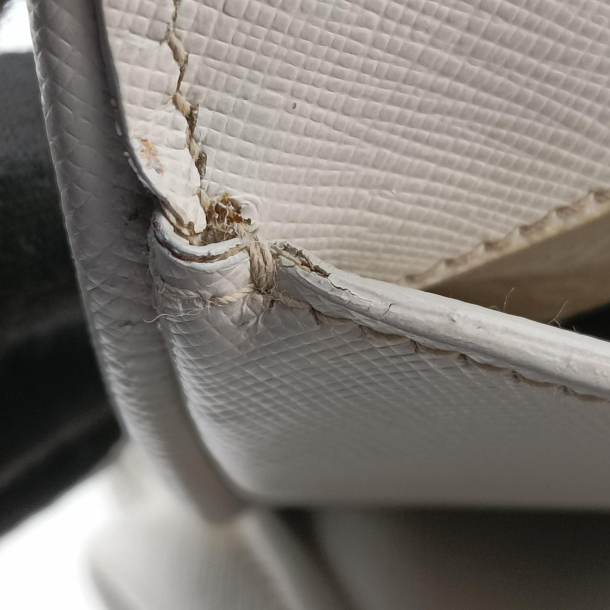 Promenade White SAFFIANO Leather BN2558 7/R 165プロムナード ホワイト サフィアーノレザー BN2558 7/R 165