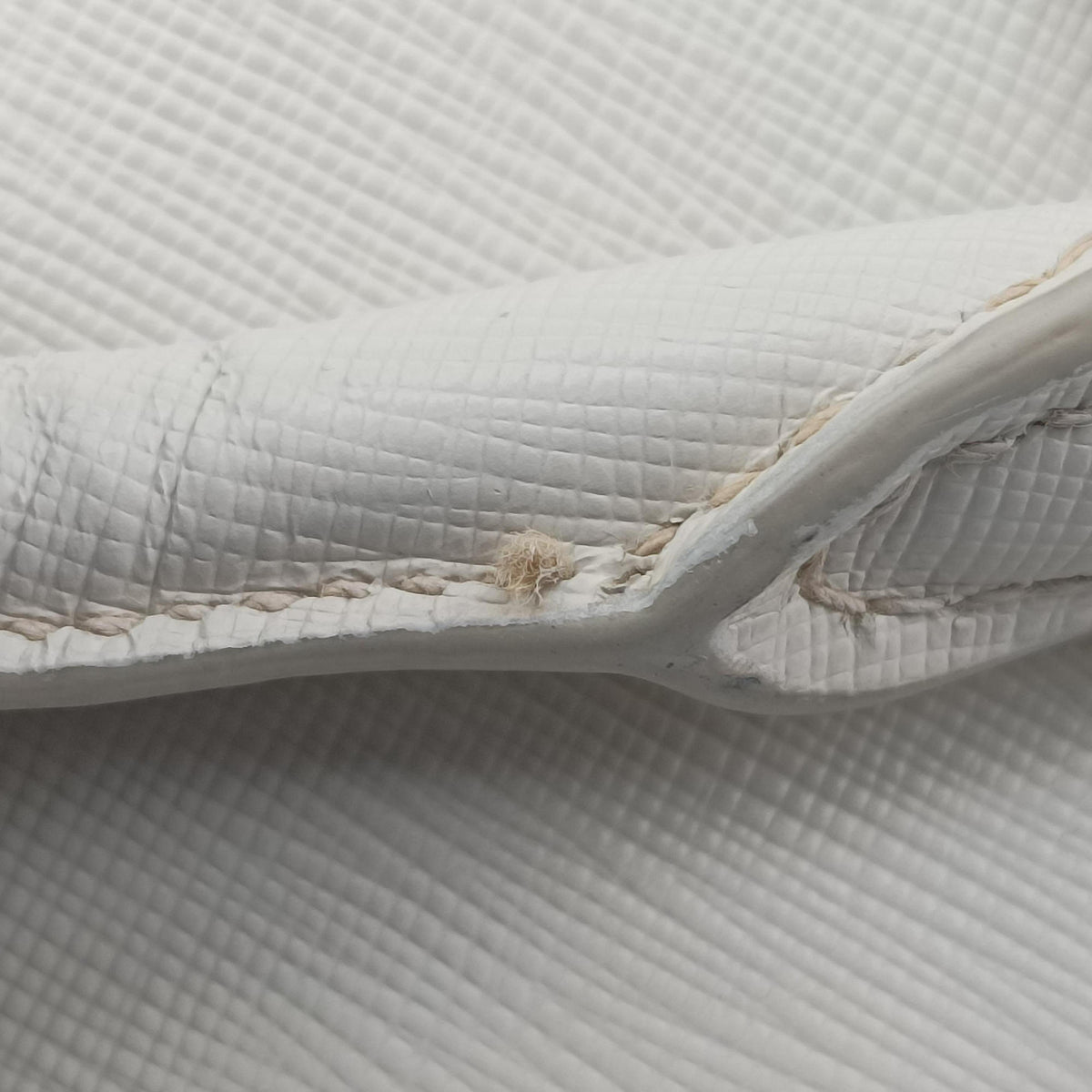 Promenade White SAFFIANO Leather BN2558 7/R 165プロムナード ホワイト サフィアーノレザー BN2558 7/R 165