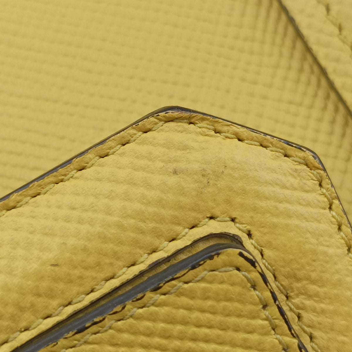 Double Cuir Yellow SAFFIANO Leather BN2756 117ダブル キュイール イエロー サフィアーノレザー BN2756 117
