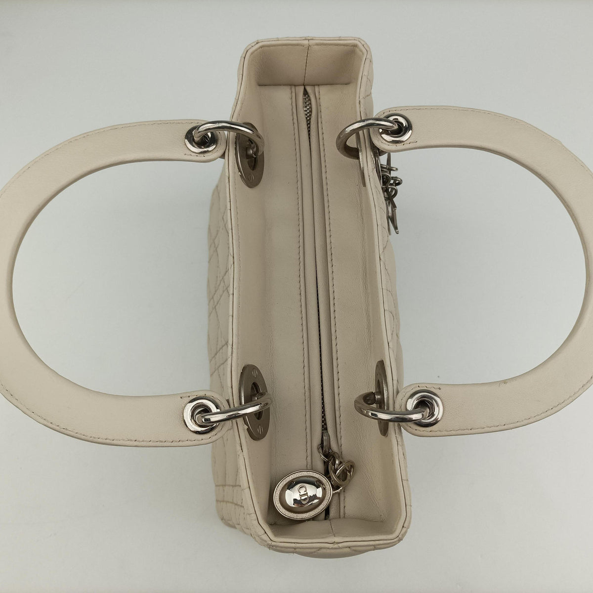 Lady Dior Beige lambskin 09-MA-0096レディディオール ベージュ ラムスキン 09-MA-0096