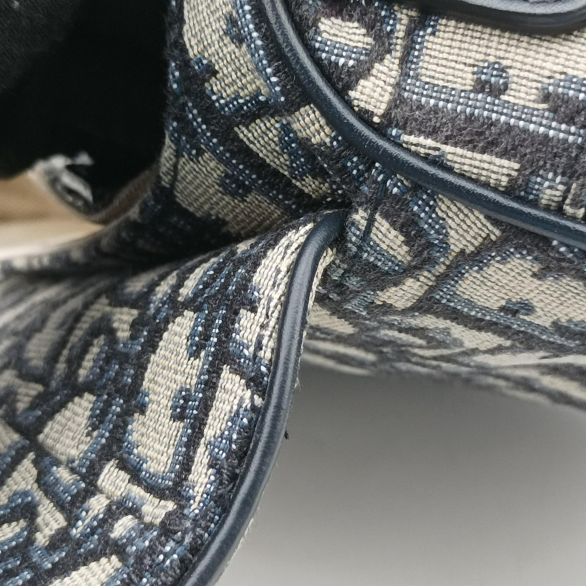 Saddle Navy Jacquard × Leather 28-MA-0210 IC Chipサドル ネイビー ジャガード×レザー 28-MA-0210 ICチップ