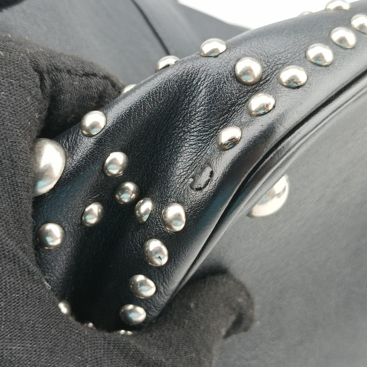 Y Studded Bucket Black Leather 454072 VLR454072.1116Y スタッズバケツ ブラック レザー 454072 VLR454072.1116