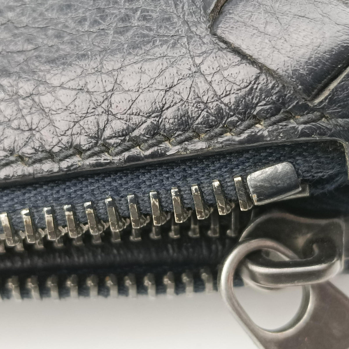 Intrecciato Navy lambskin B04062233Pイントレチャート ネイビー ラムスキン B04062233P