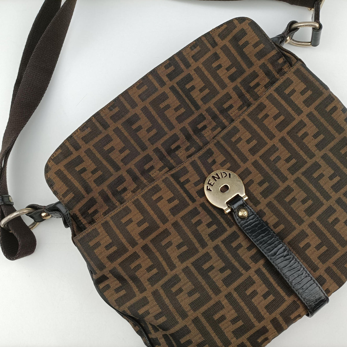 Zucca Brown canvas 8BT142 2516-8BT142.RAD-098ズッカ ブラウン キャンバス 8BT142 2516-8BT142.RAD-098