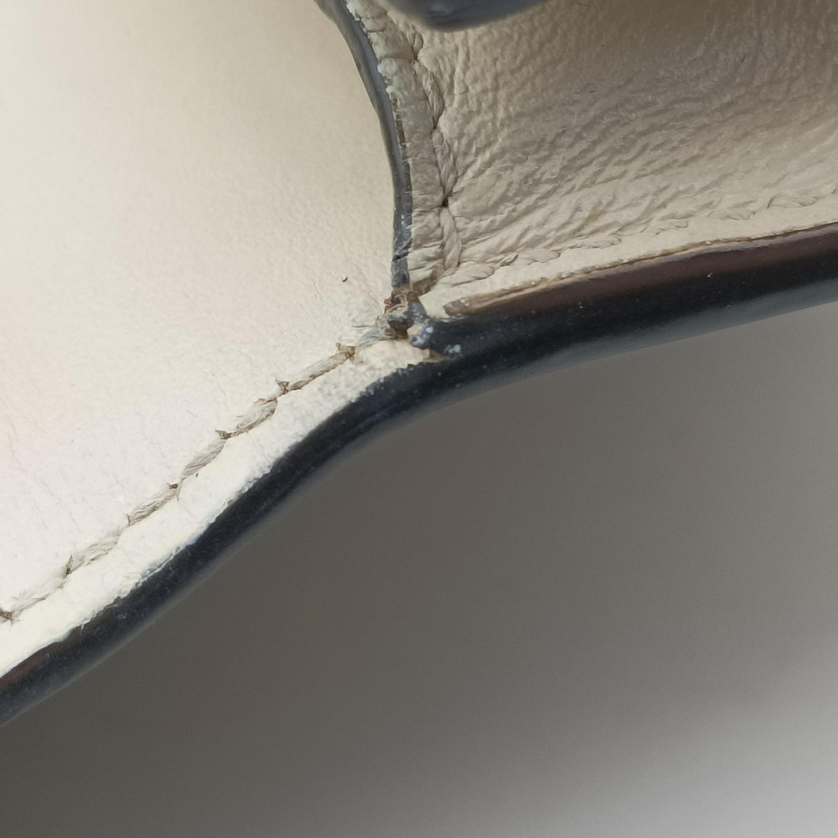 Sylvie White Leather 494646 シルヴィ ホワイト レザー 494646