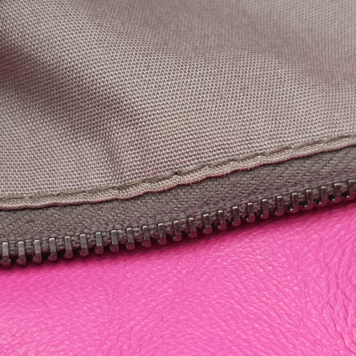 Intrecciato Rose lambskin B053849120イントレチャート ローズ レッド ラムスキン B053849120