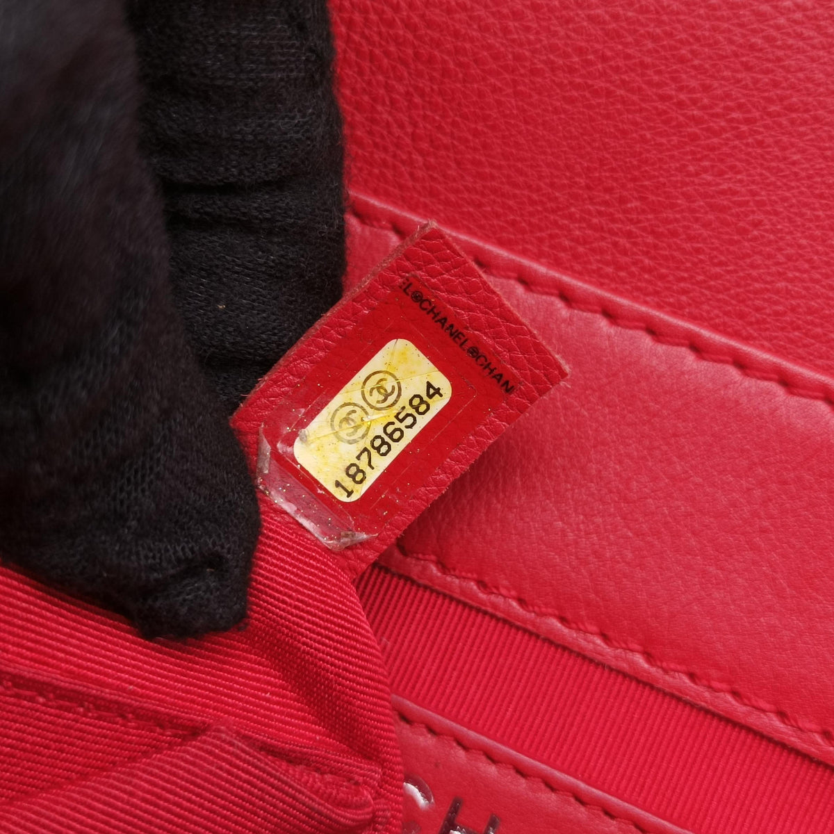 BOY CHANEL Red Leather A67948 18786584ボーイシャネル レッド レザー A67948 18786584