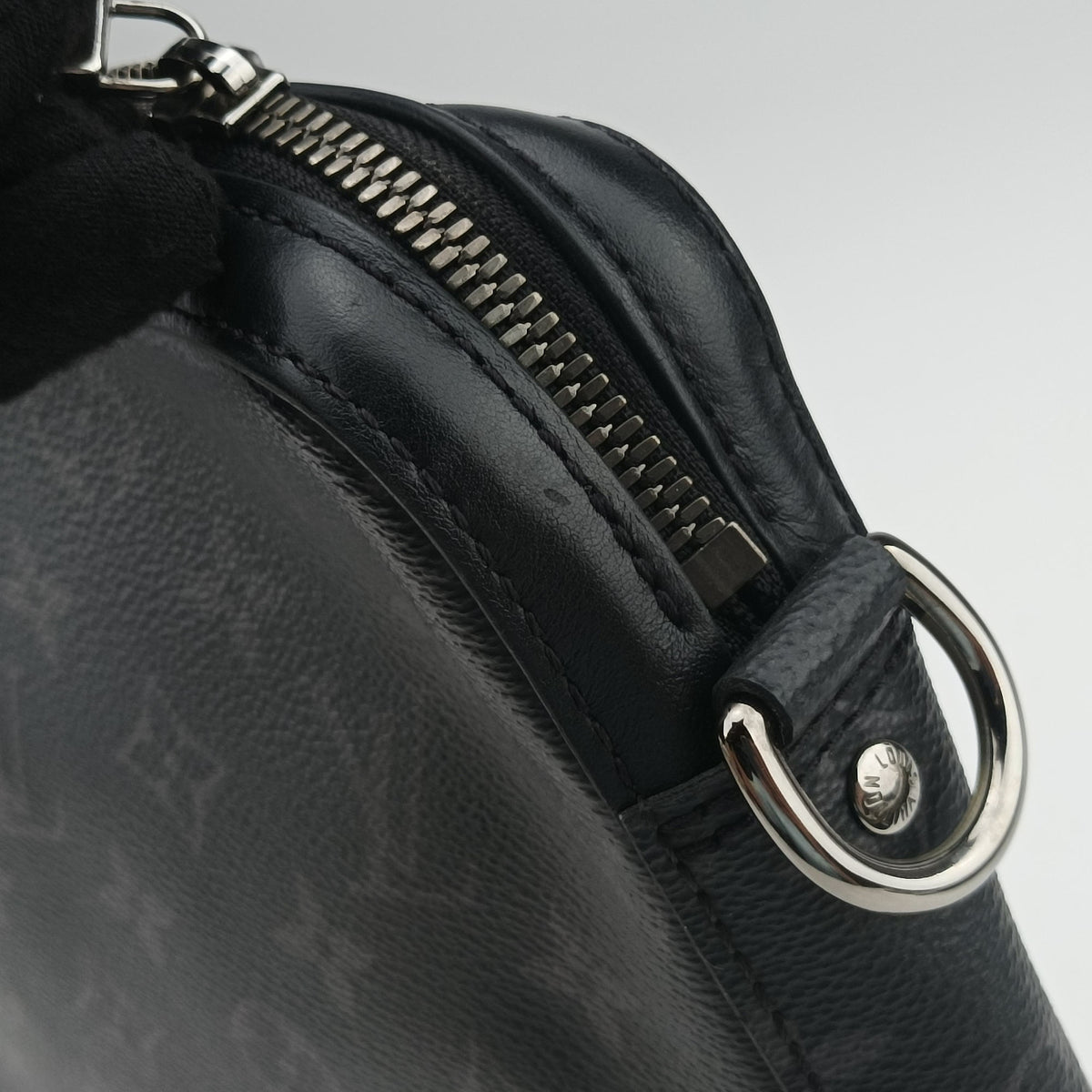 Trio Messenger Gris Monogram Shadow M46603 IC Chipトリオ メッセンジャー グリ モノグラム シャドウ M46603 ICチップ