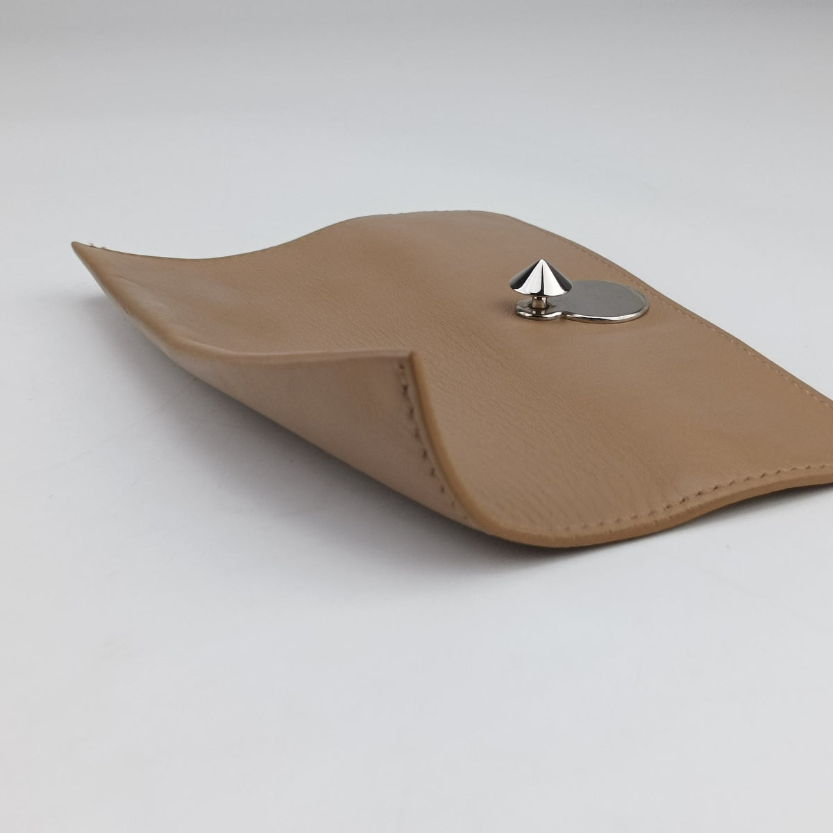 Dotcom Click Small Beige Leather 8BN299 8BN299.U9M.178.8007ドットコム クリック スモール ベージュ レザー 8BN299 8BN299.U9M.178.8007