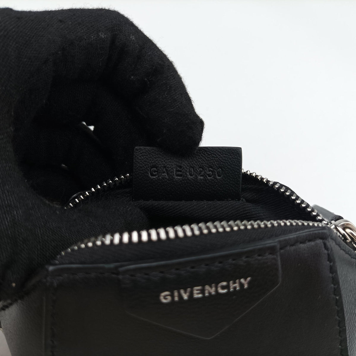 Antigona Black Leather GA E 0250アンティゴナ ブラック レザー GA E 0250