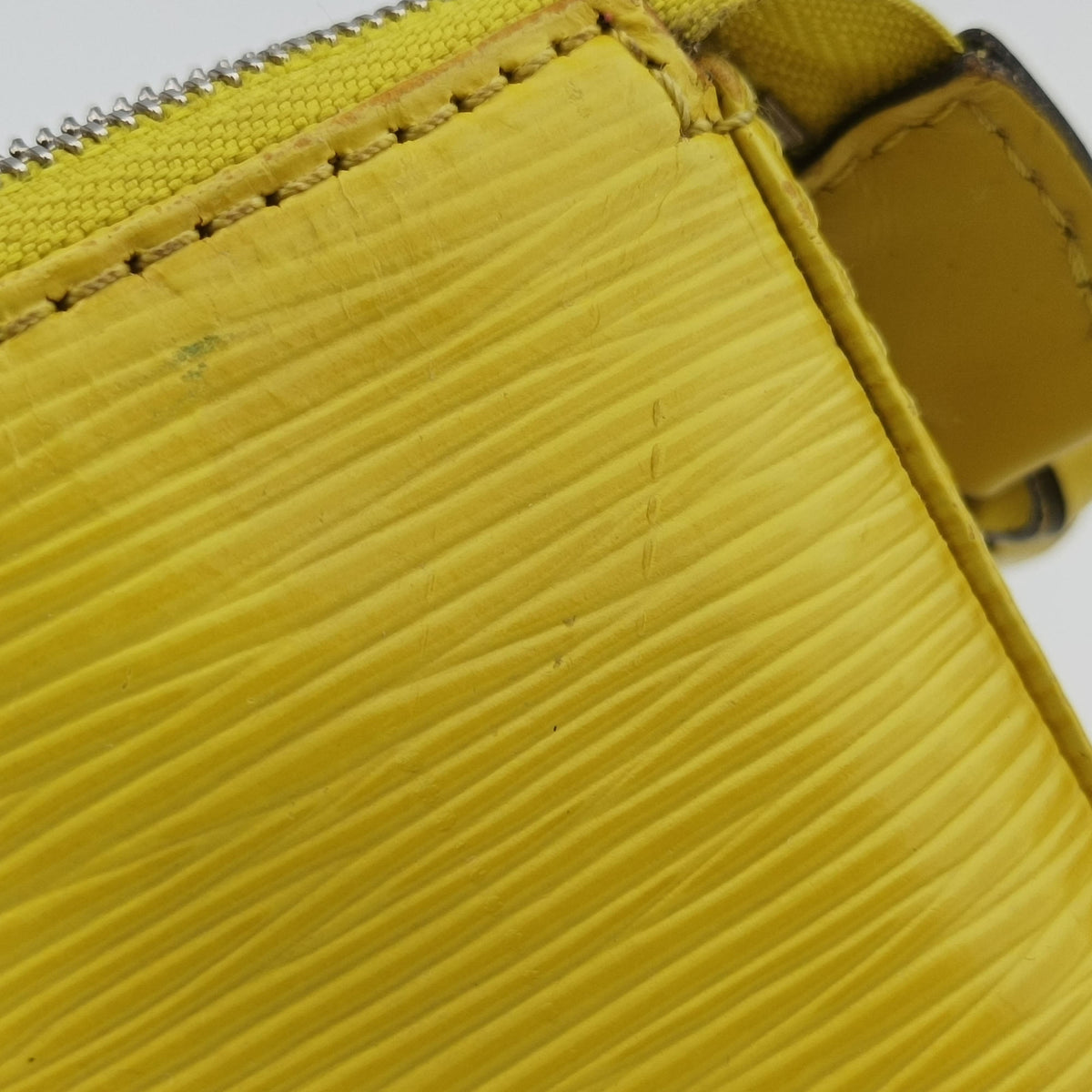 Pochette Accessoires Pistache Epi M40975 TR3113ポシェット アクセソワール ピスタッシュ エピ M40975 TR3113