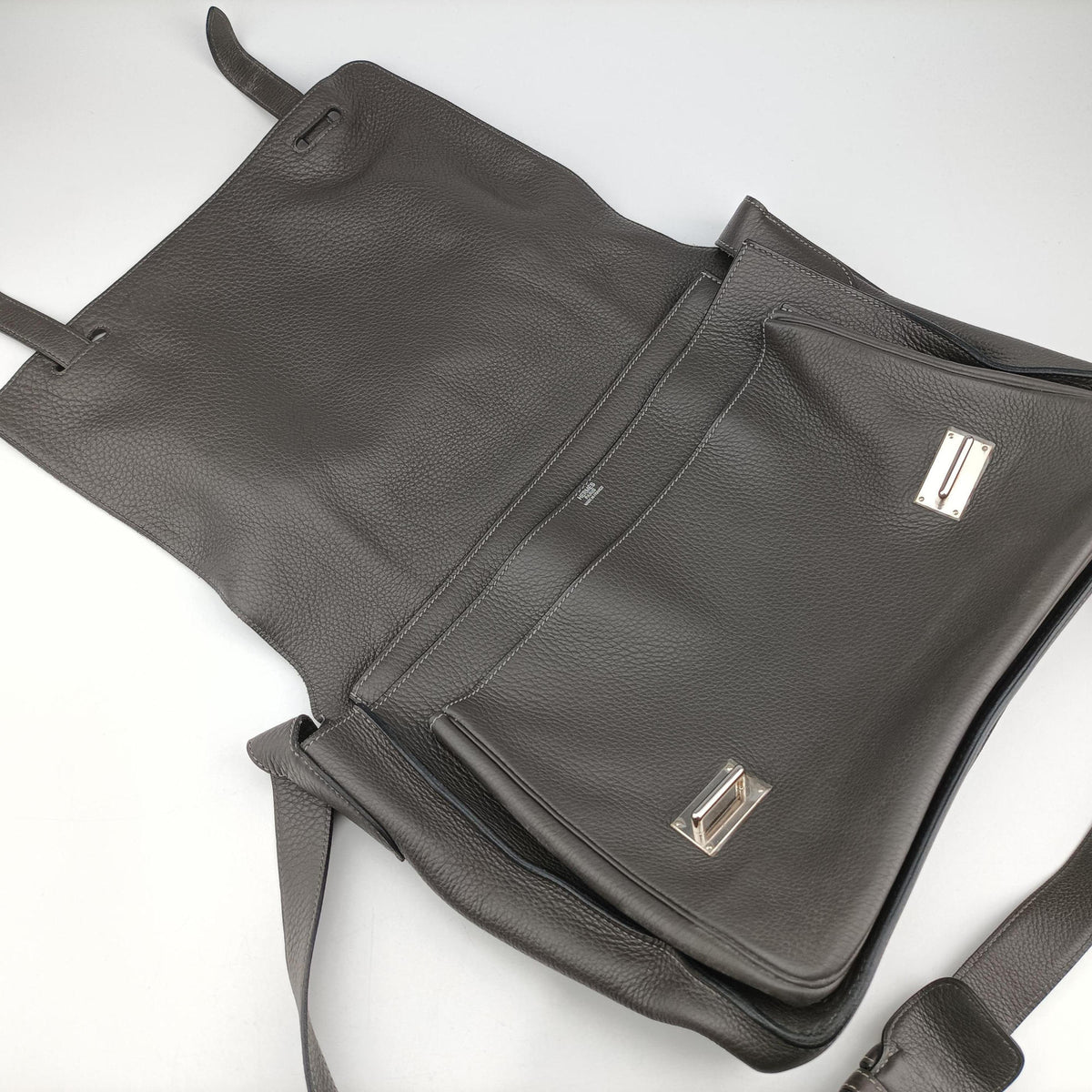 STEVE BESACE Grey Taurillon Clemence 055080CK 15O▢Lスティーブ ブサス グレー トリヨンクレマンス 055080CK 15O▢L