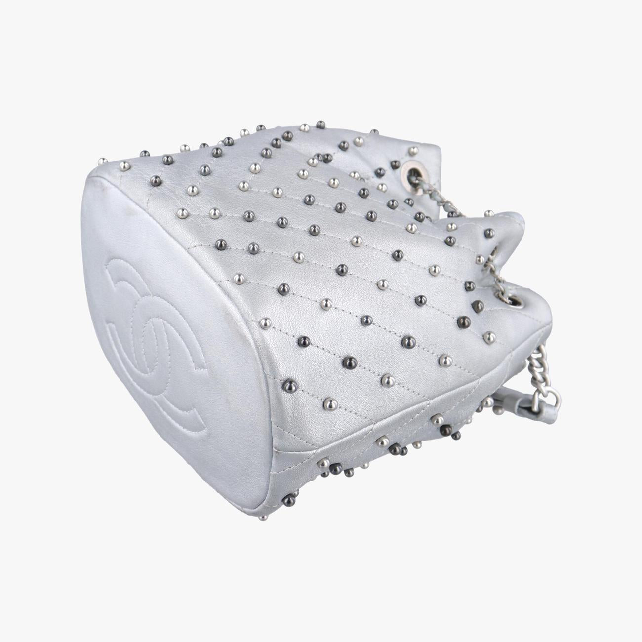 シャネル Chanel ショルダーバッグ レディース スタッドウォーズ バケット シルバー レザー A91958 24865854