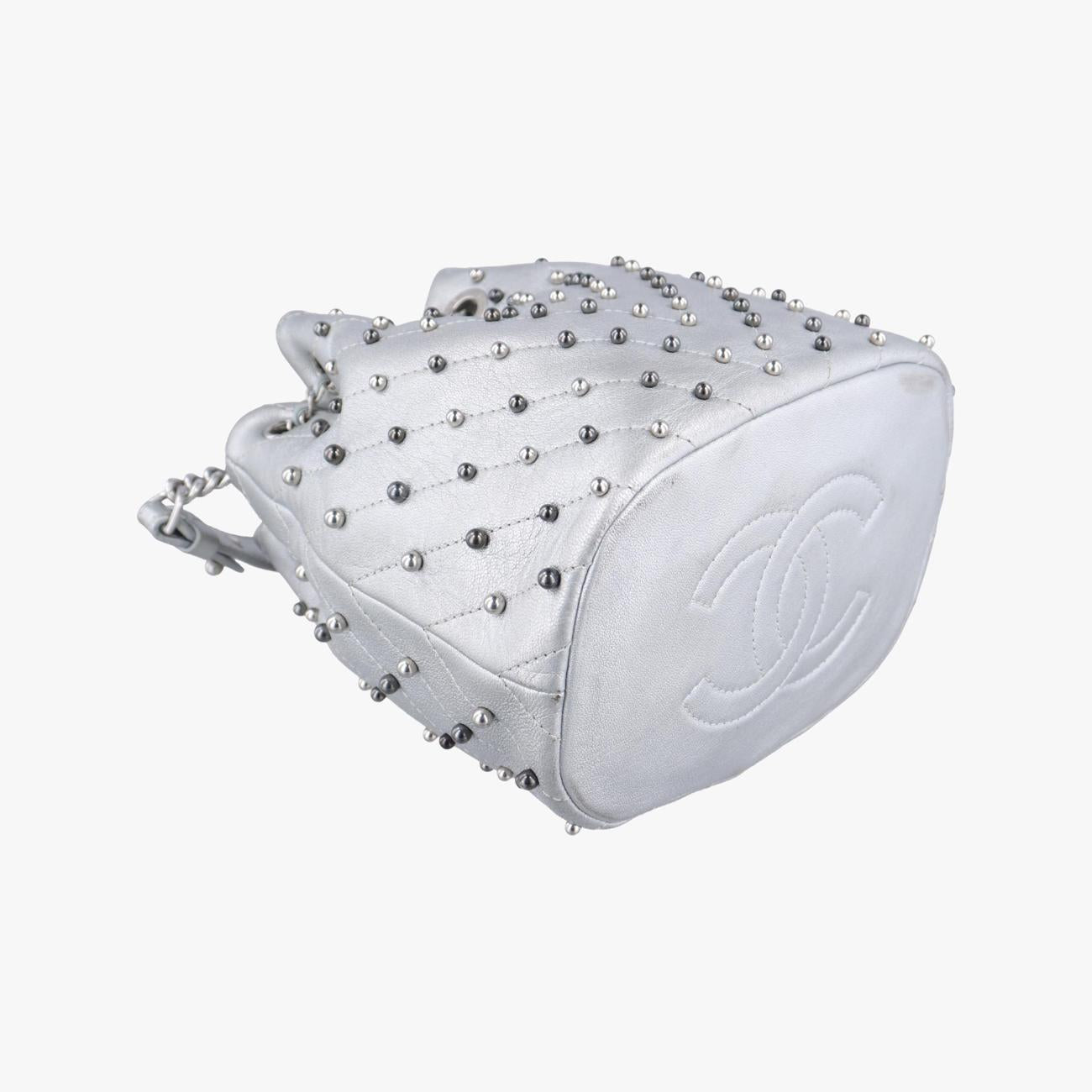 シャネル Chanel ショルダーバッグ レディース スタッドウォーズ バケット シルバー レザー A91958 24865854