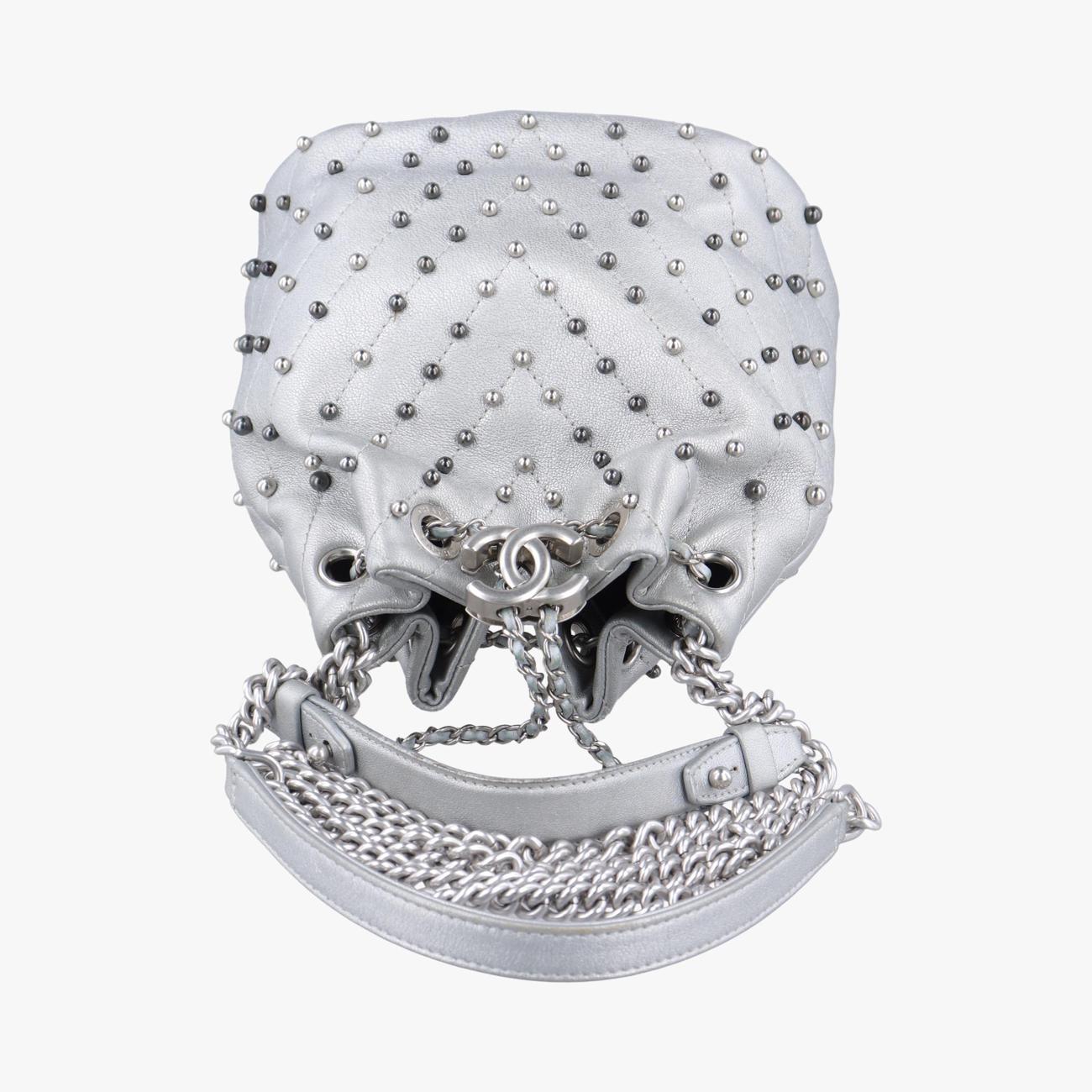 シャネル Chanel ショルダーバッグ レディース スタッドウォーズ バケット シルバー レザー A91958 24865854