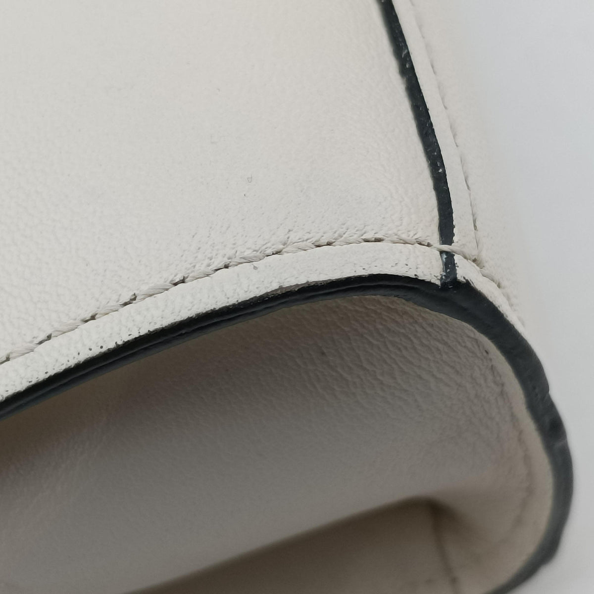Tampete White Leather DO4Dタンペート ホワイト レザー DO4D
