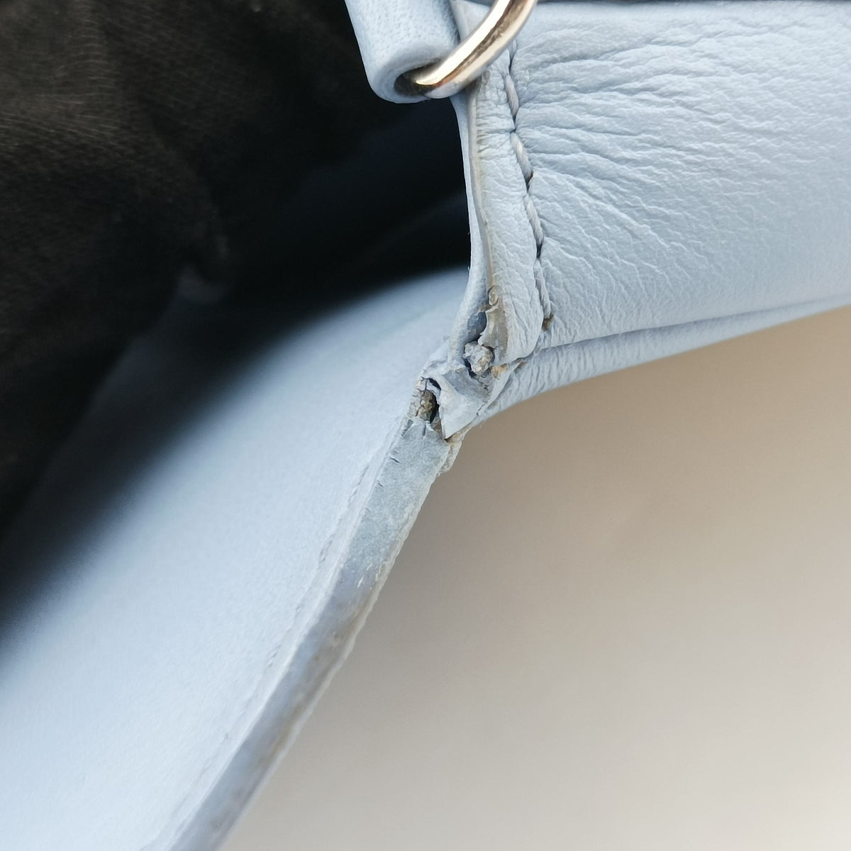 Tricolour Turnlock Blue Leather 12-MA-0174トリコロール ターンロック ブルー レザー 12-MA-0174
