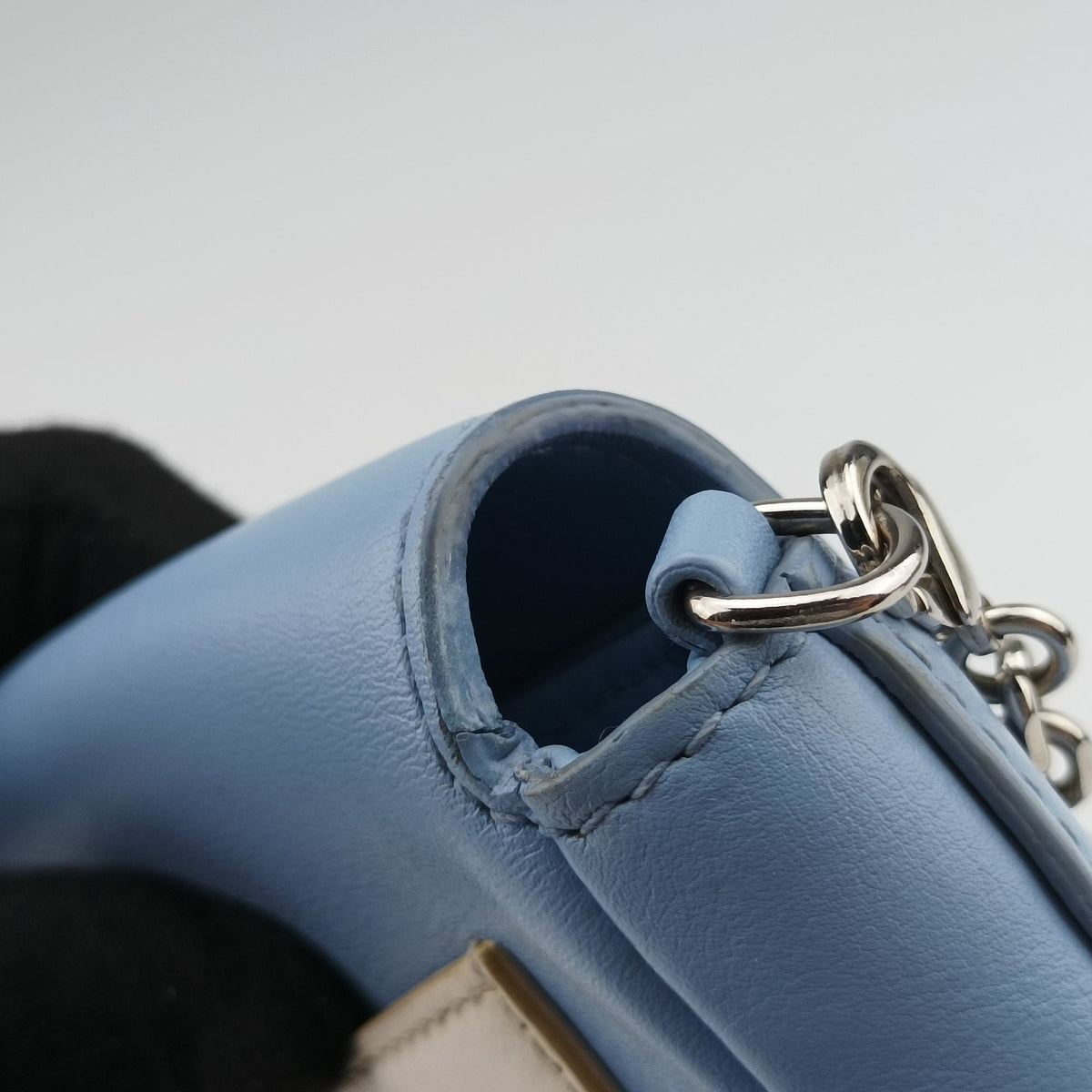 Tricolour Turnlock Blue Leather 12-MA-0174トリコロール ターンロック ブルー レザー 12-MA-0174
