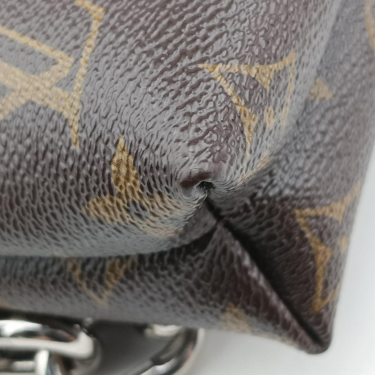 Pochette Kabuki Mask Red × Brown Monogram Canvas × Epi Leather M43527 DU3177 IC Chipポシェット カブキ マスク カブキマスクプリント / レッド × ブラウン モノグラムキャンバス × エピレザー M43527 DU3177 ICチップ