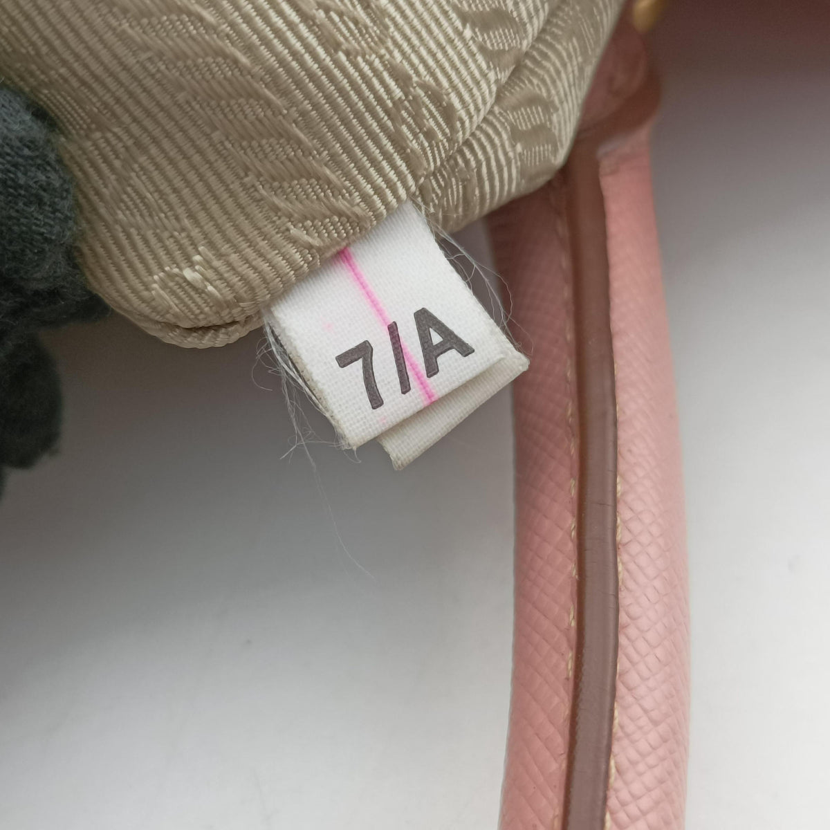 Galleria Pink×White SAFFIANO Leather BN2438 7/A 165ガレリア ピンク×ホワイト サフィアーノレザー BN2438 7/A 165