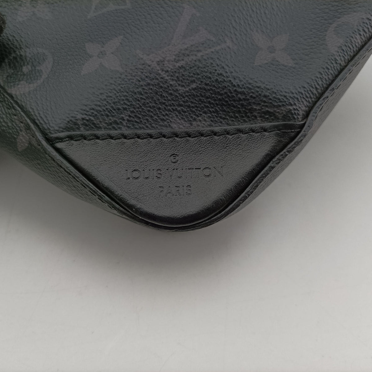 Trio Messenger Gris Monogram Shadow M46603 DU4230 IC Chipトリオ メッセンジャー グリ モノグラム シャドウ M46603 DU4230 ICチップ